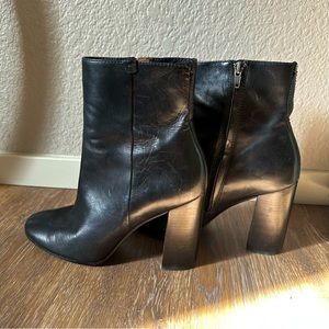 Size 9 Black Frye boots only worn once like new open to offers